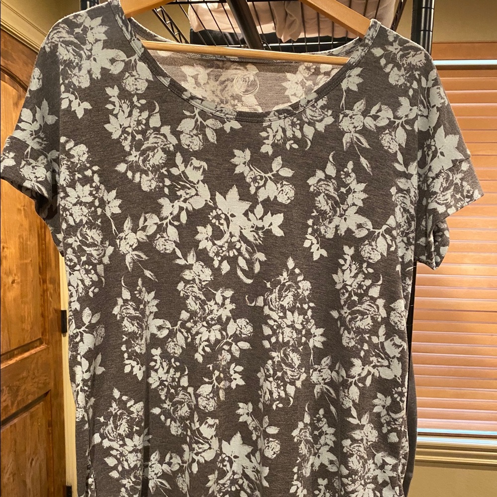 Maurices Long Floral Top, Size L